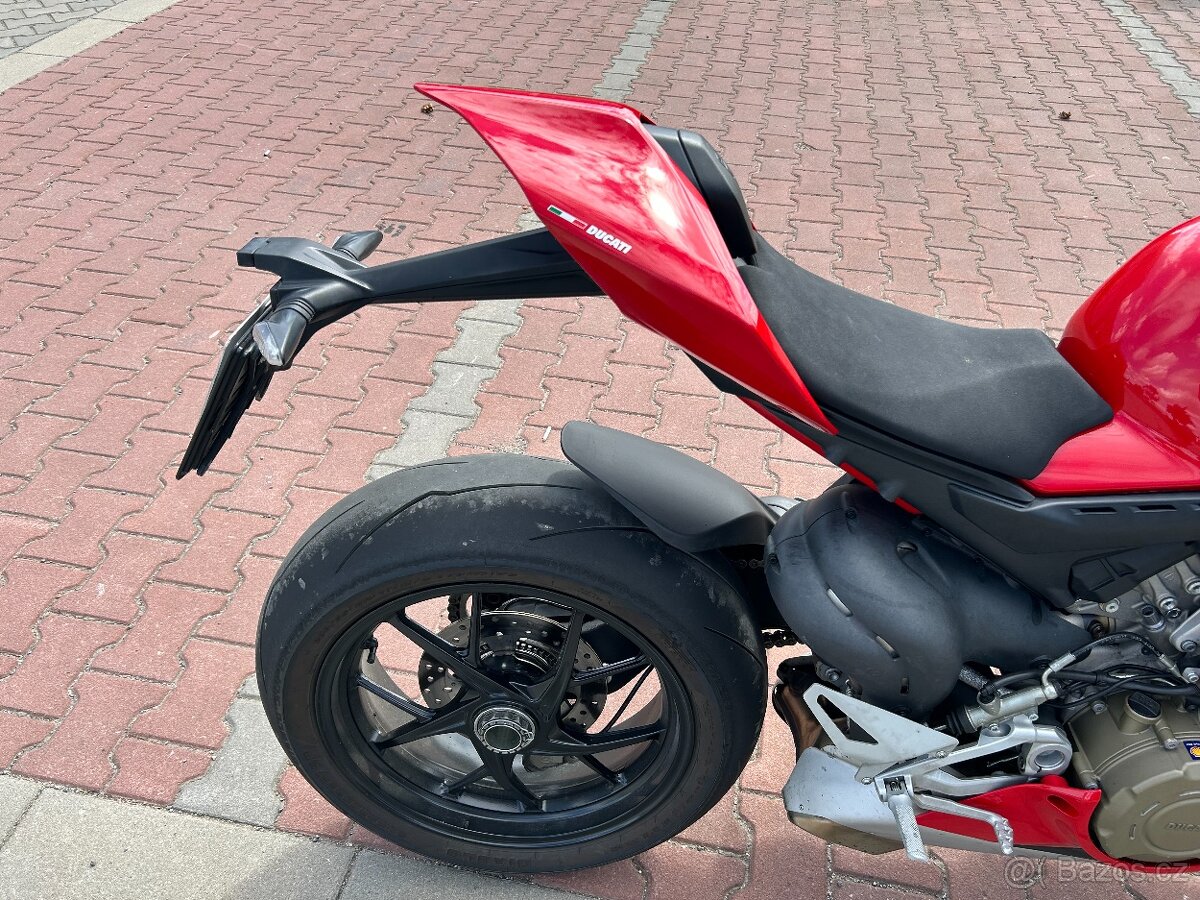 Ducati Panigale V4 2019 ČR - 13