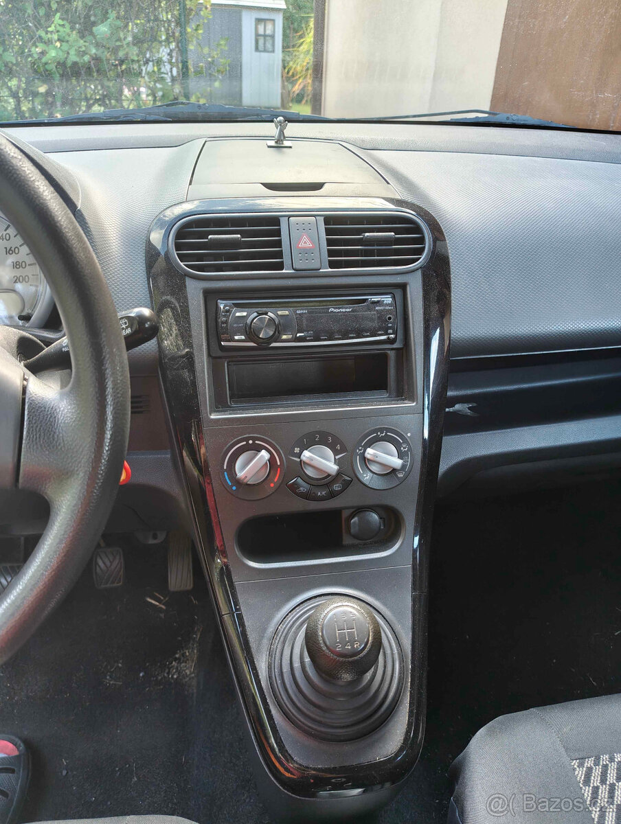 Suzuki Splash 1.0 2008 - 13