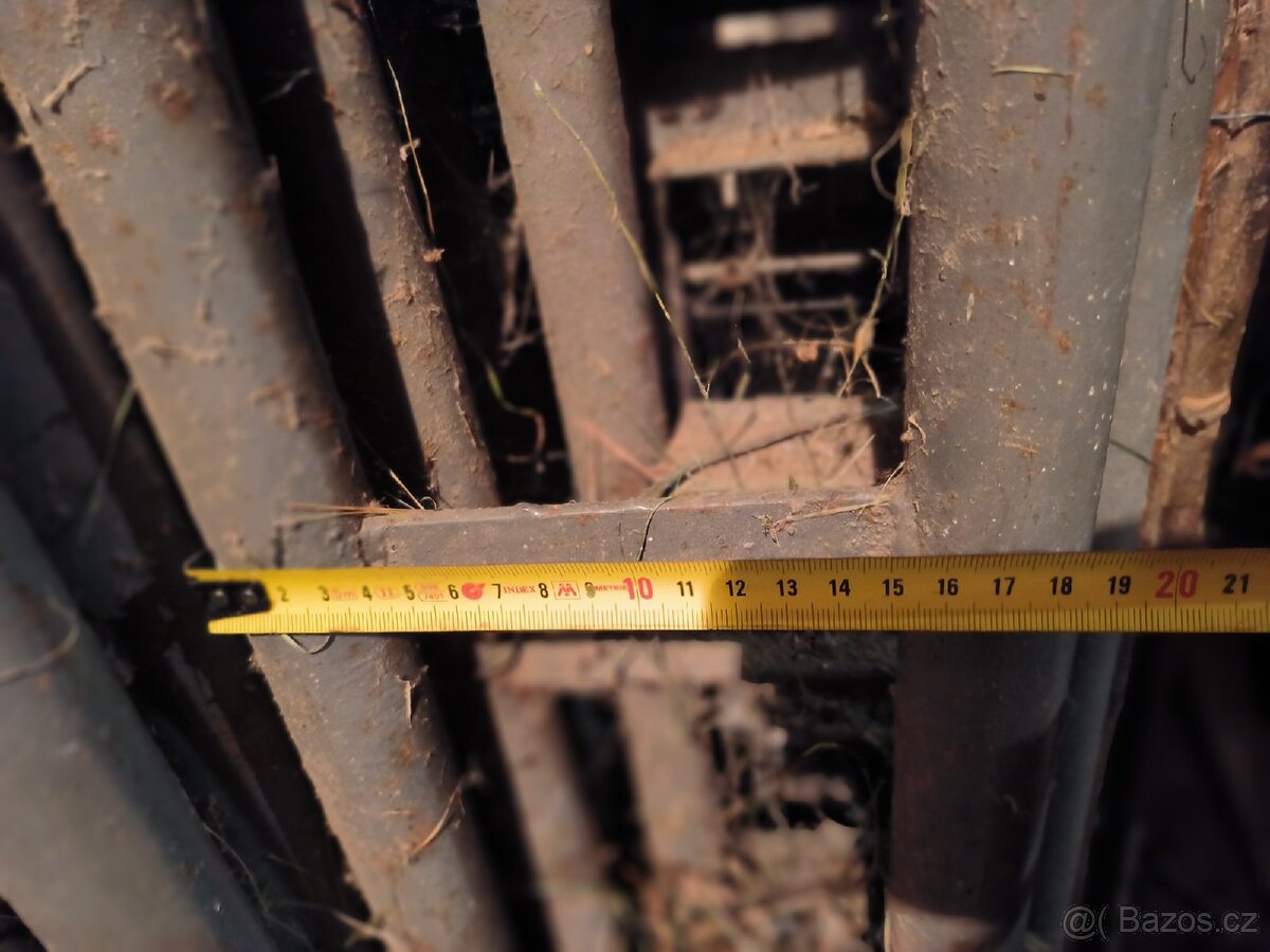 Zátěžové kovové regály s dřevěnými policemi - 13