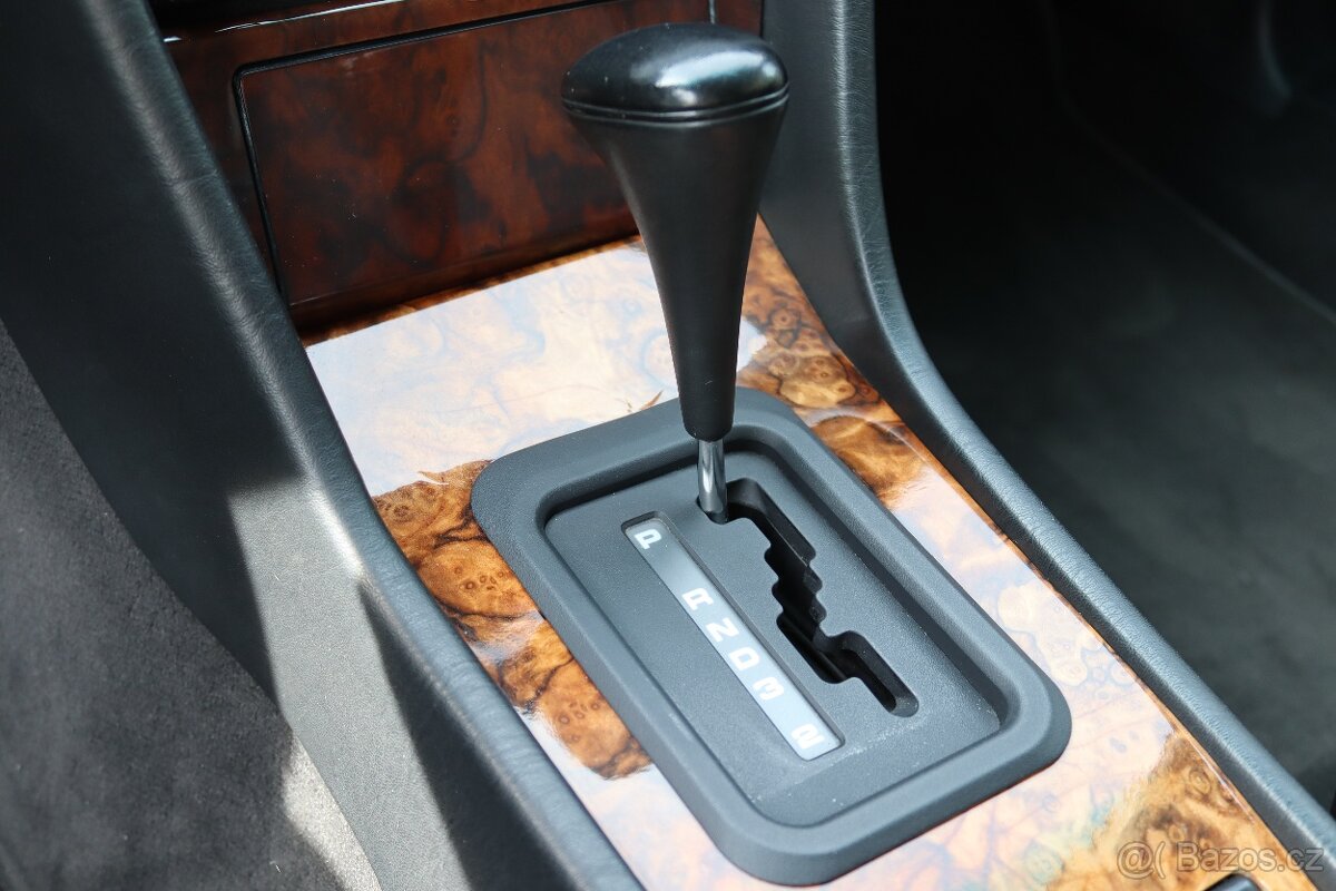 MERCEDES-BENZ 124 E320 CABRIO 162kW - 13