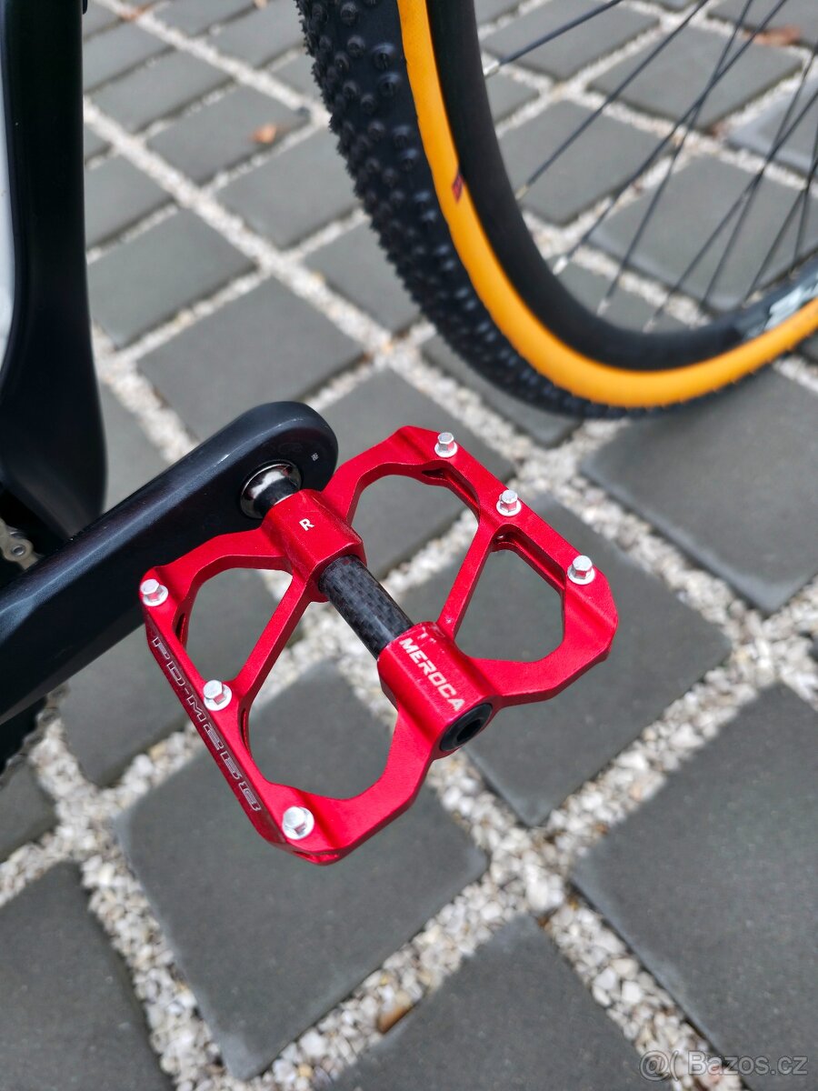 Elektrický gravel Giant Road E+ - 13