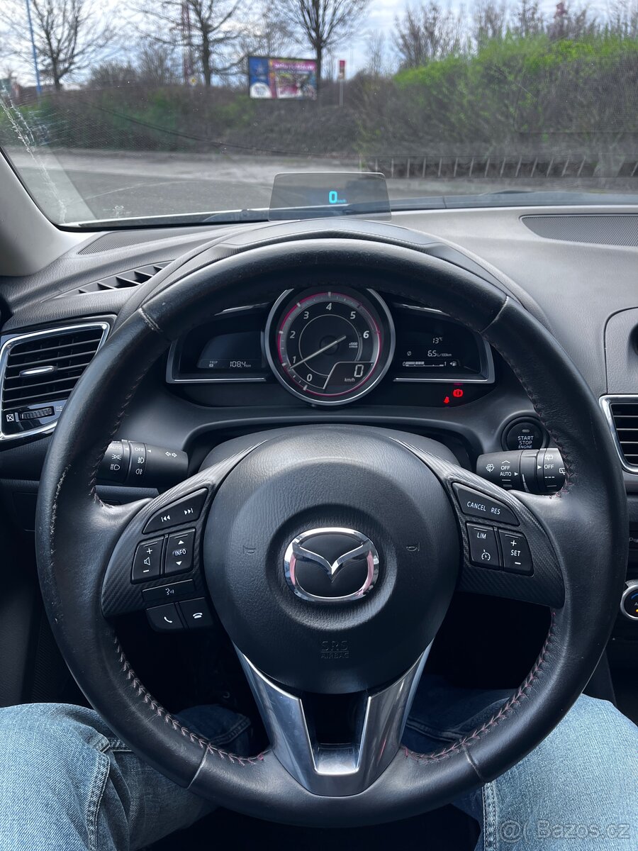 Mazda 3 Revolution - 13