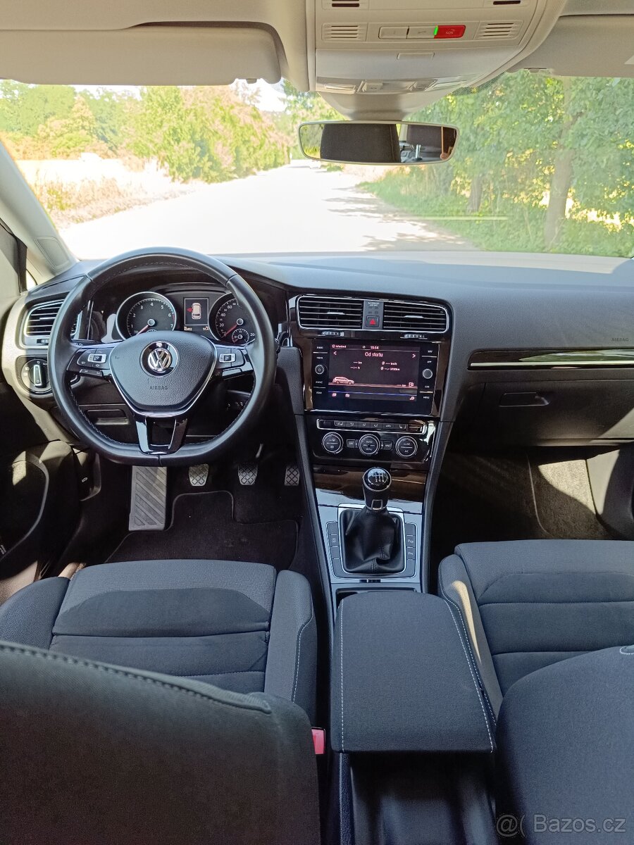 Vw golf combi 1,5 Tsi rok 2020 - 13