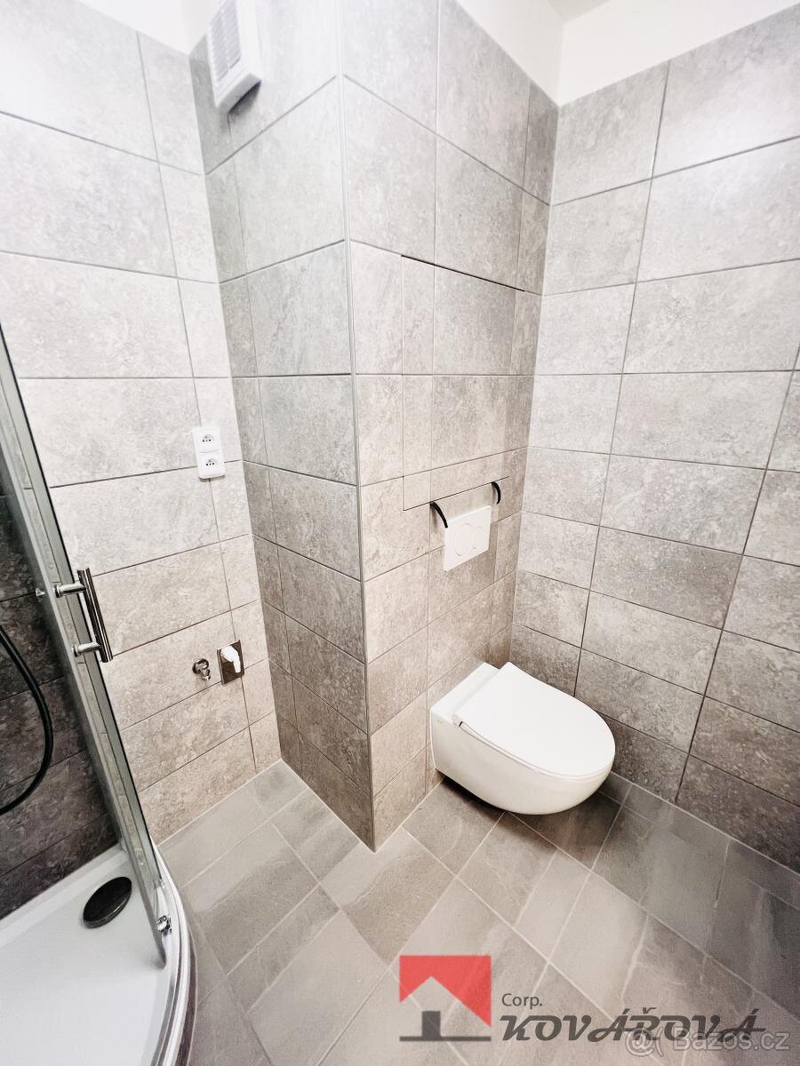 Stylový byt 2+kk po rekonstrukci komfortní bydlení v Roudni - 13