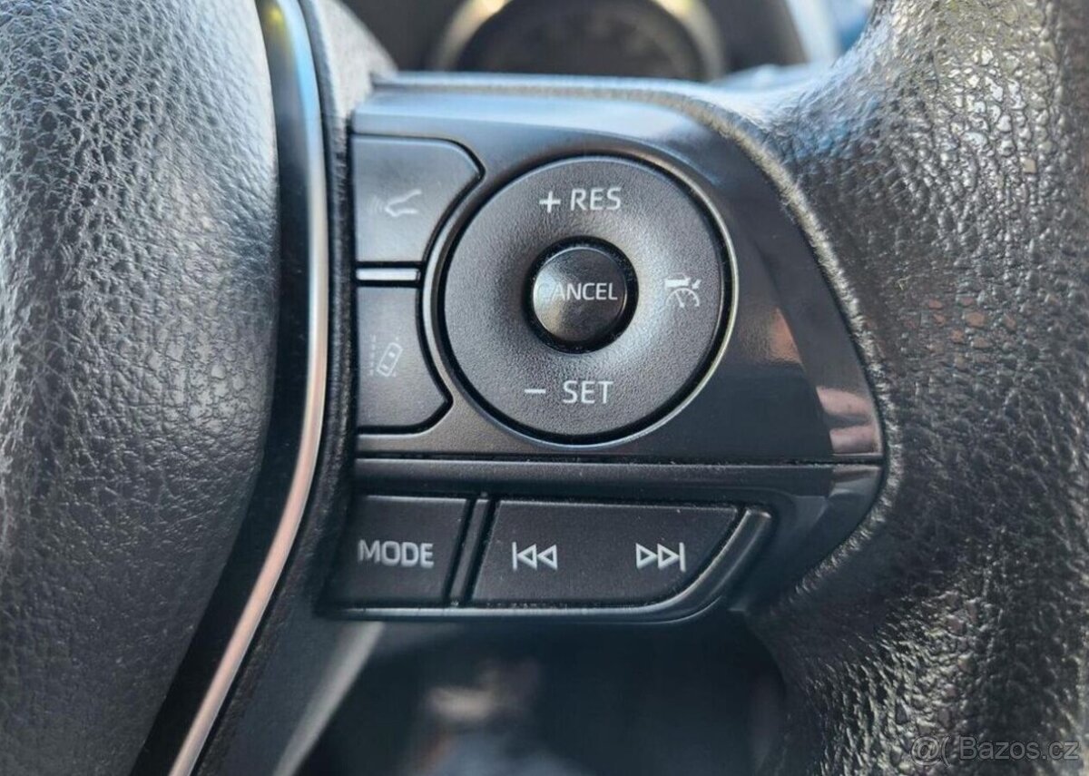 Toyota Camry 2.5-BENZÍN-AUTOMAT - 13