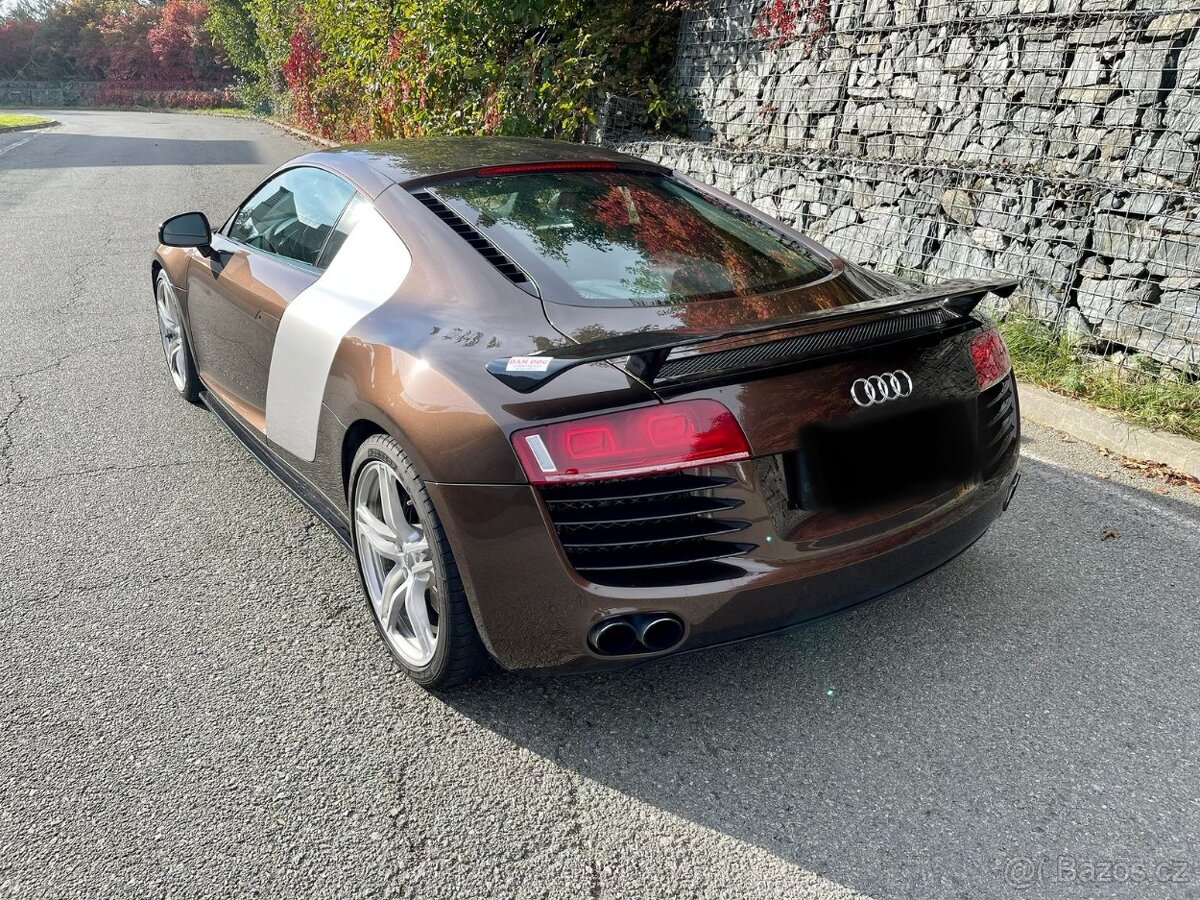 Audi R8 4.2 FSI quattro - 13