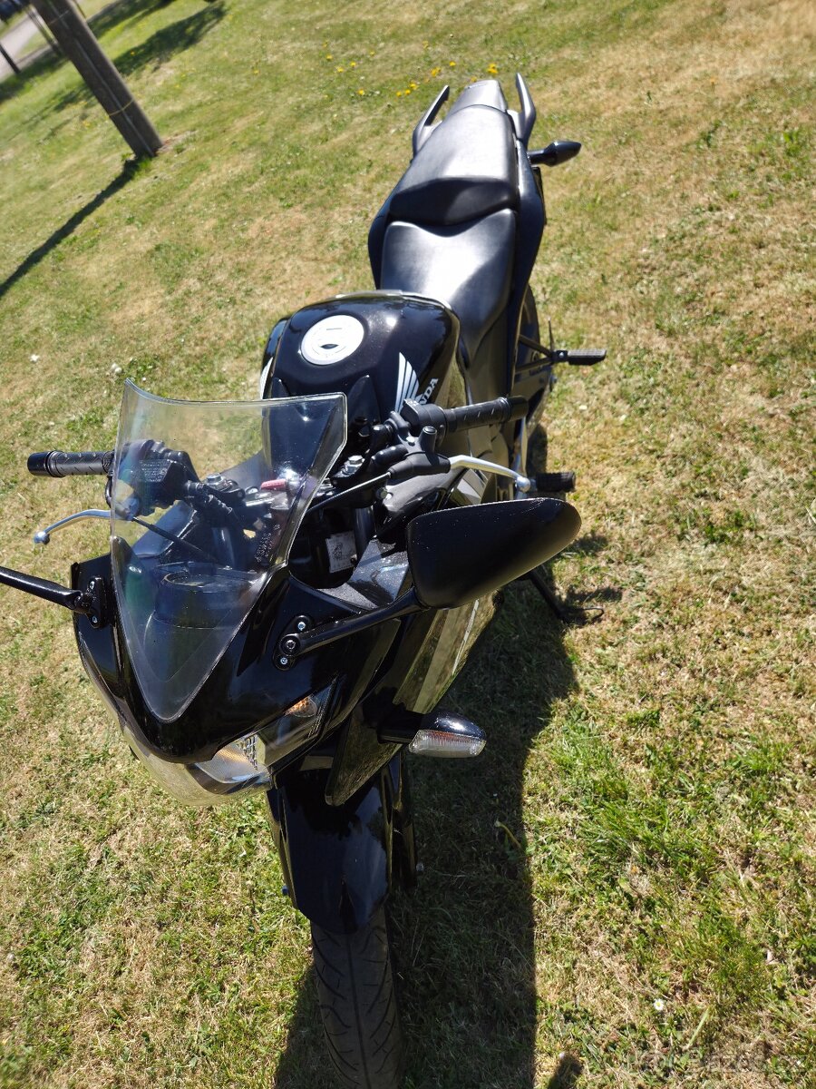 Honda CBR 125R (2011) - 13