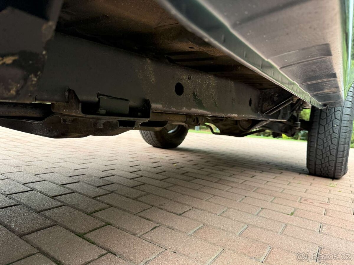 MITSUBISHI PAJERO 2,5TD 7 miest - 13