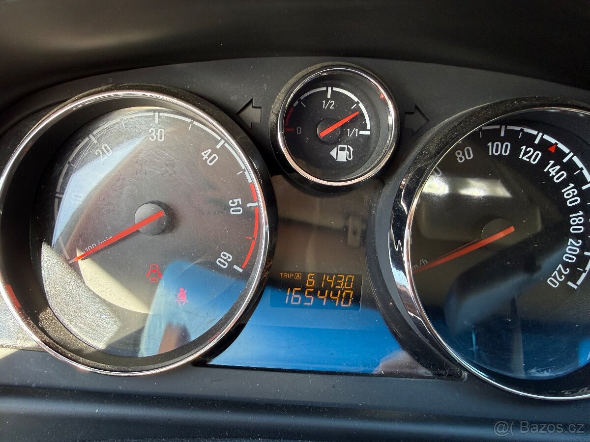 Opel Antara 2.2 CDTI + sada kol - 13