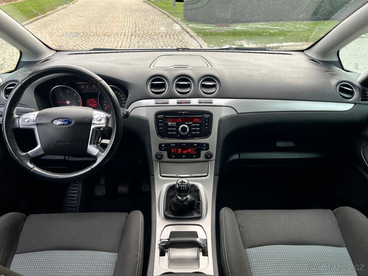 Ford S-MAX 2.0TDCi 103KW BEZ ADBLUE MANUÁL SENZORY SERVISKA - 13