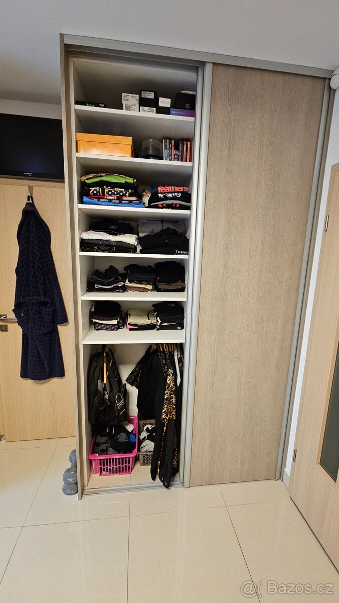 Velmi zachovalý nábytek do pracovny/pokoje+nová matraci - 13