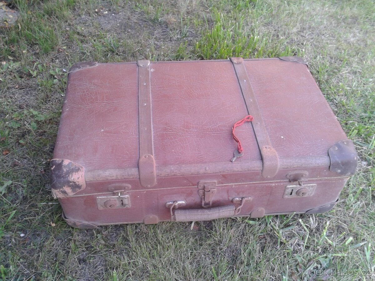 Retro kufr/ kufřík včetně klíčku k funkčním zámkům - 13