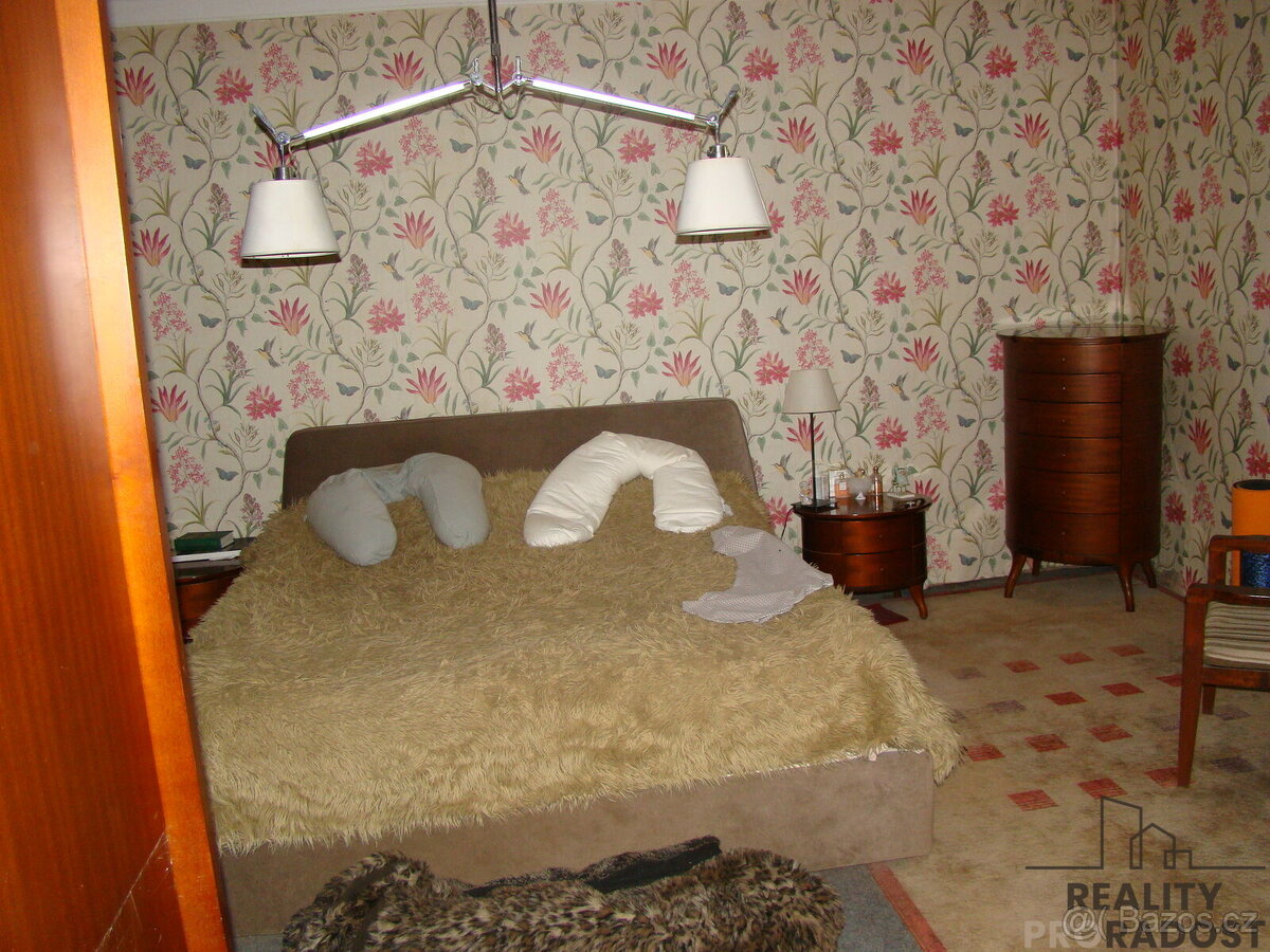 Prodej rodinného domu se zahradou a stavebním pozemkem v Hoř - 13