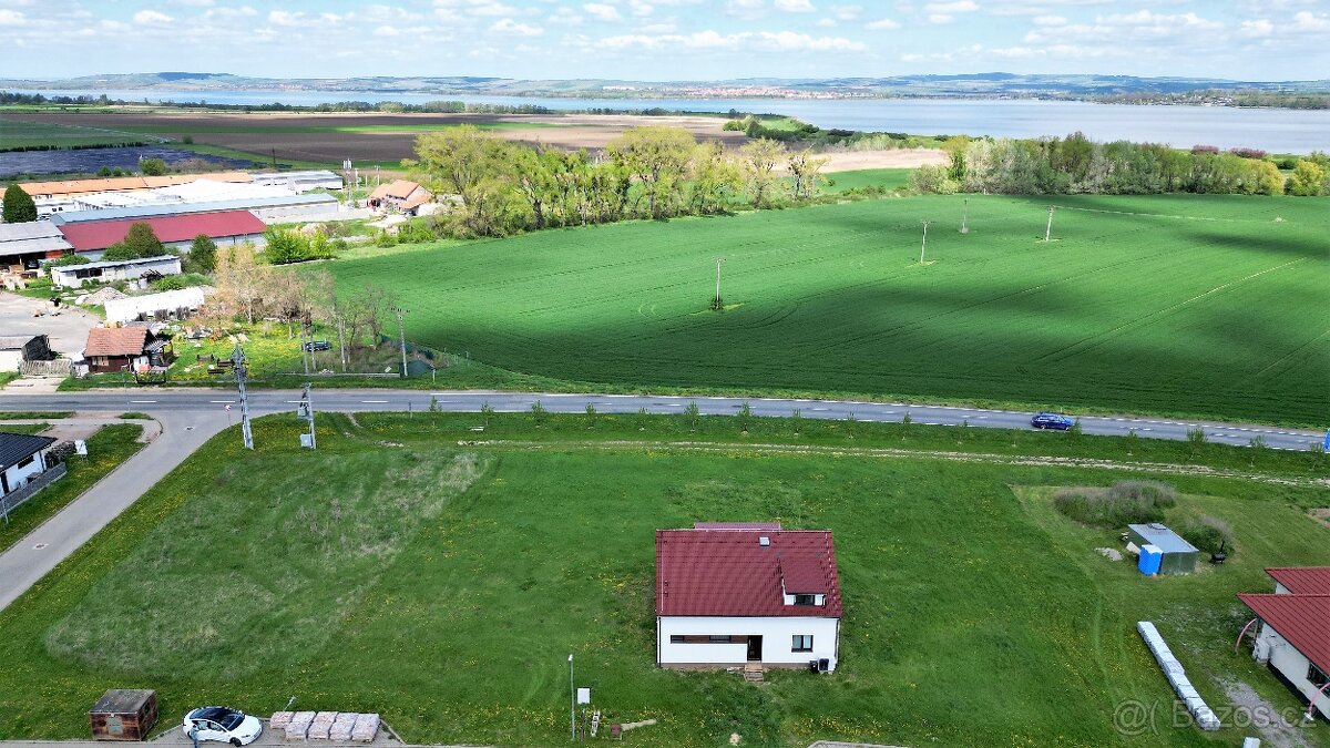 Stavební pozemek o výměře 781m2, v obci Milovice u Mikulova - 13