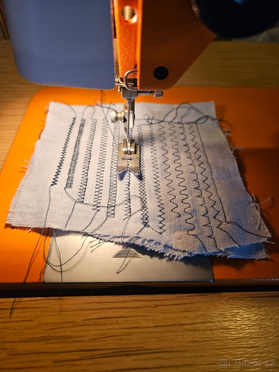 Šicí stroj Lucznik 438 - 13