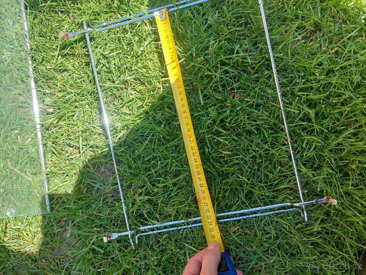 Police z lednice Liebherr - 13