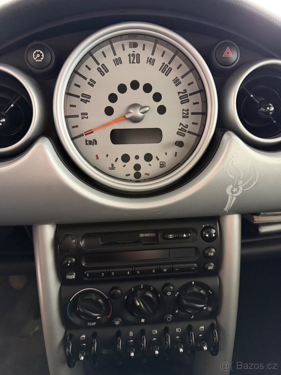Mini Cooper 1,6 mimořádně zachovalý stav - 13