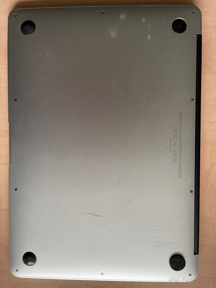 MacBook Air Core i5 model: (A1369) - 13