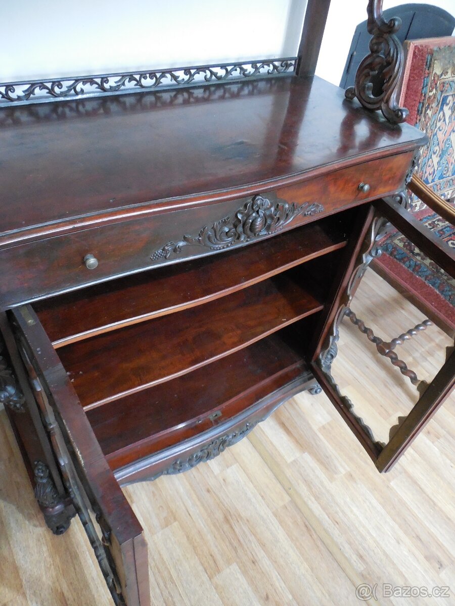 Vitrína skleník etažér - 13