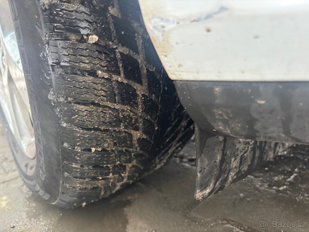 Ford S- Max 2,0 tdci 7 míst rok 2017 4x4 - 13