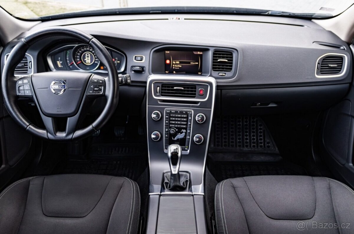 Volvo V60 D2 2.0 88kW Momentum - 13