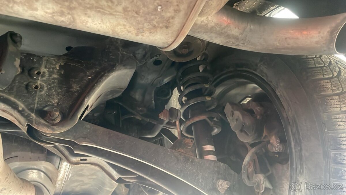 Prodám Mitsubishi Eclipse Cross 1.5 - 13