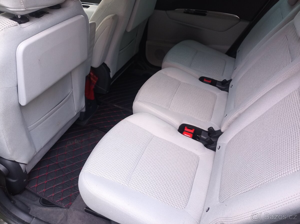 Prodám Peugeot 5008 1,6 HDI. R.v.1012 - 13