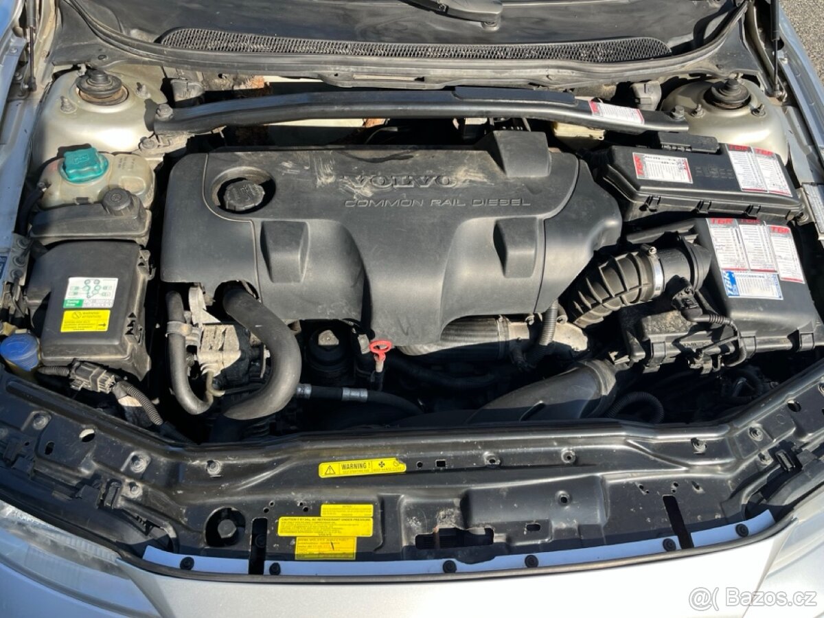 Servisovaná a čistá V70 D5 2005 automat - 13