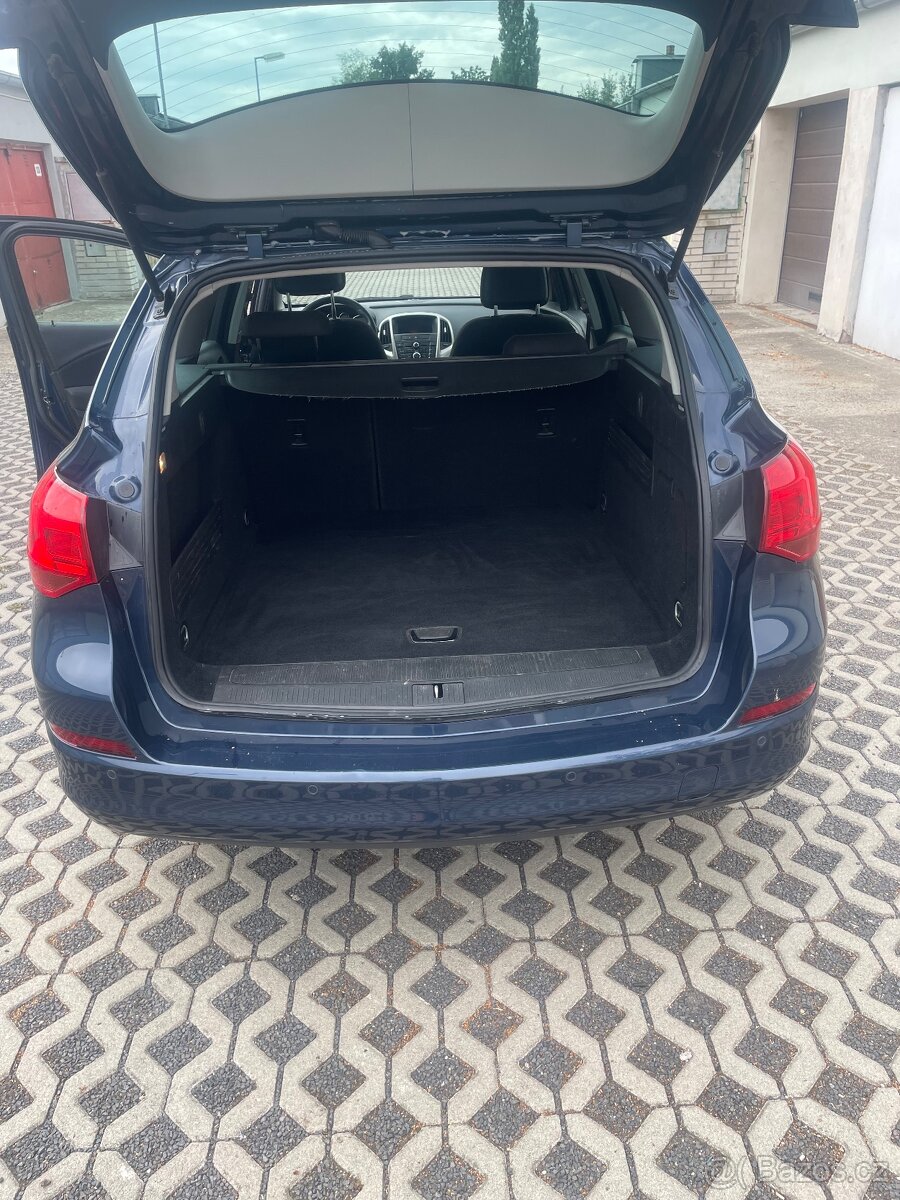 Prodám Opel Astra J tourer 1,6 - 13