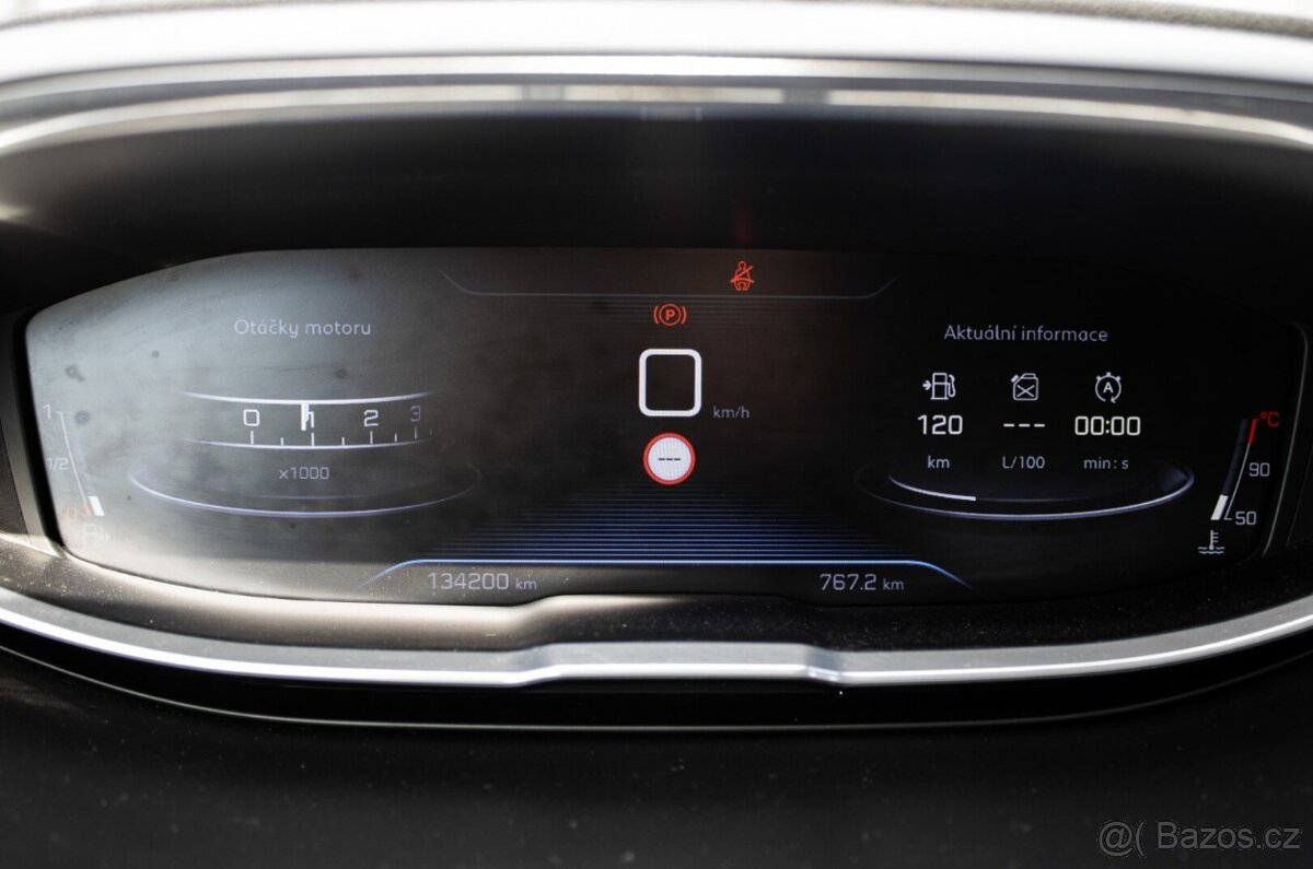 Peugeot 3008 1.2 PureTech 96kW (2017) - 13