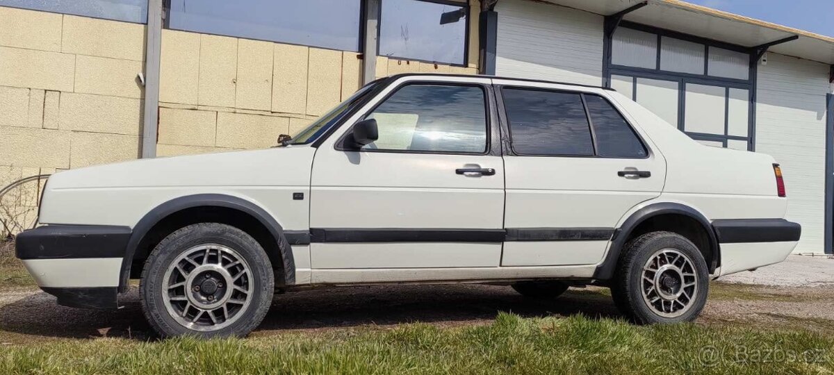 VW Jetta 1.8i Synchro - Velmi dobrý stav - 13
