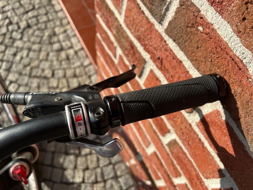 Celoodpružené kolo BMC Bomber - 13