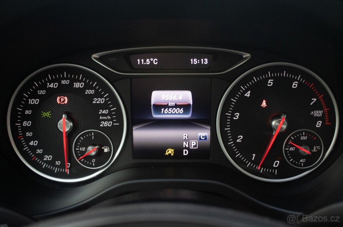 Mercedes-Benz GLA 180 A/T - 13