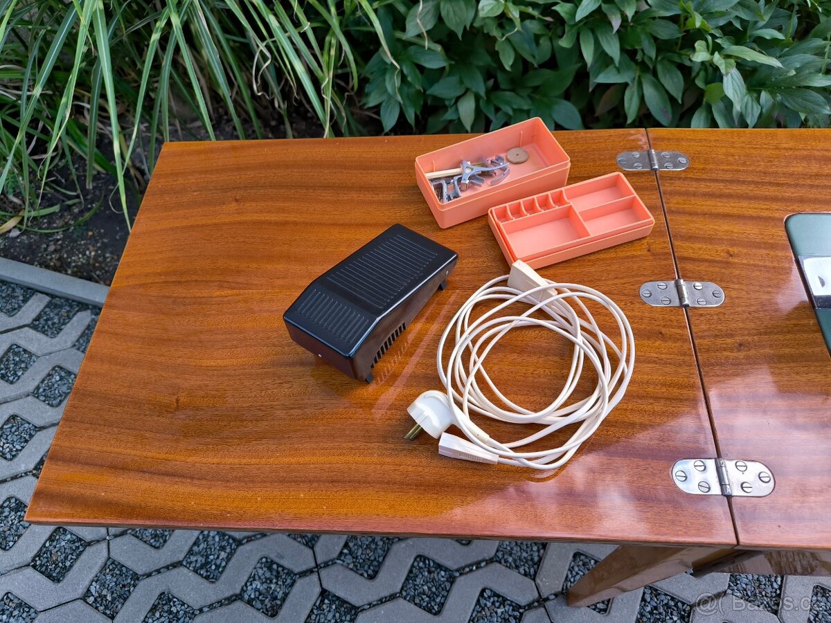 Elektrický šicí stroj Lucznik 415 TUR 2 se stolkem - 13