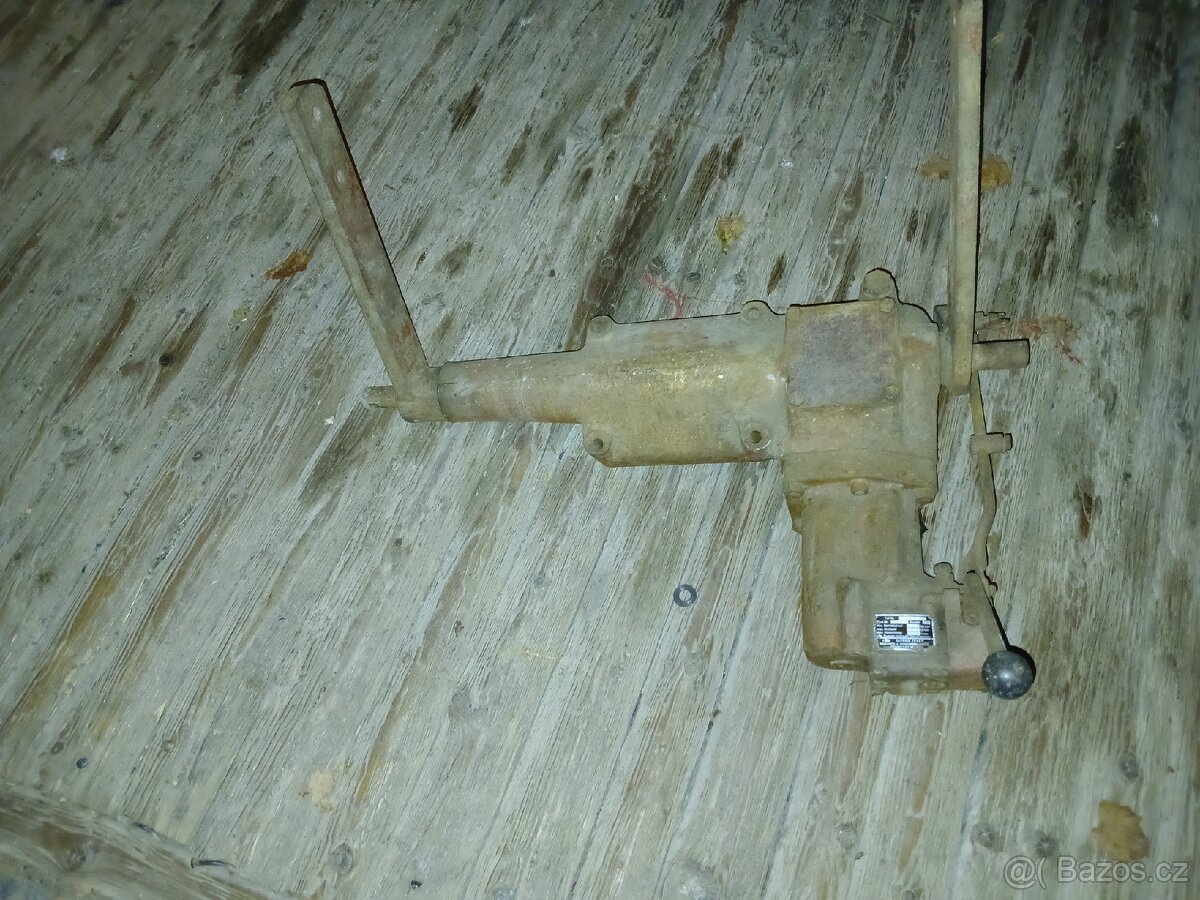 Prodám závaží Zetor25,díly na traktor - 13