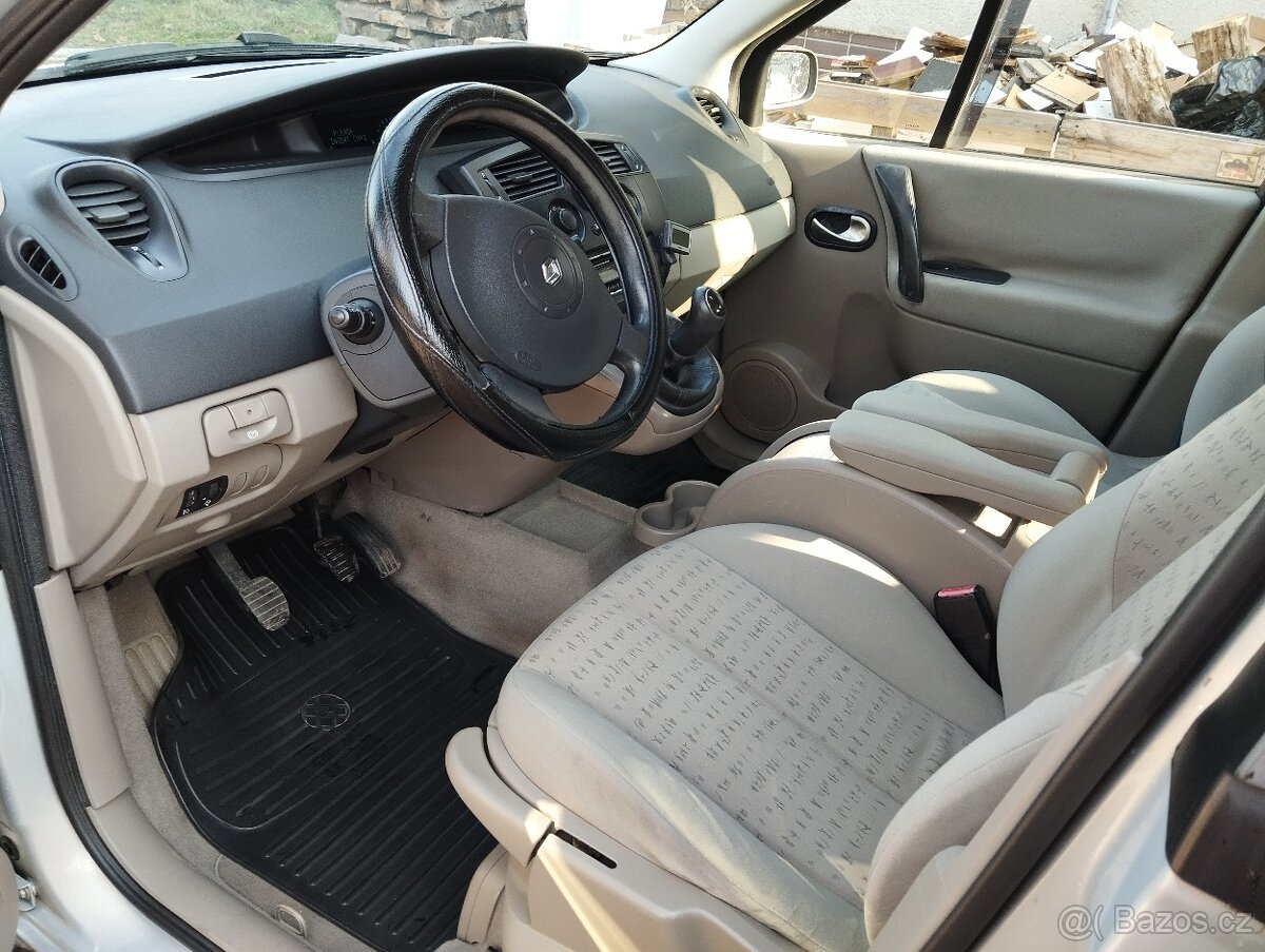 RENAULT SCÉNIC II - 13