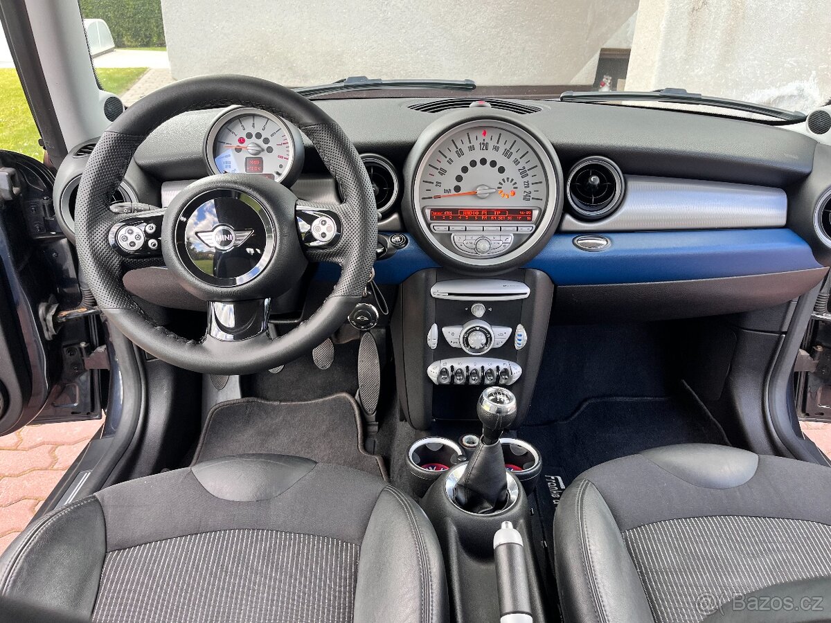 Mini Cooper 1.6 88KW,XENONY,KLIMA,KůŽE,ESP - 13