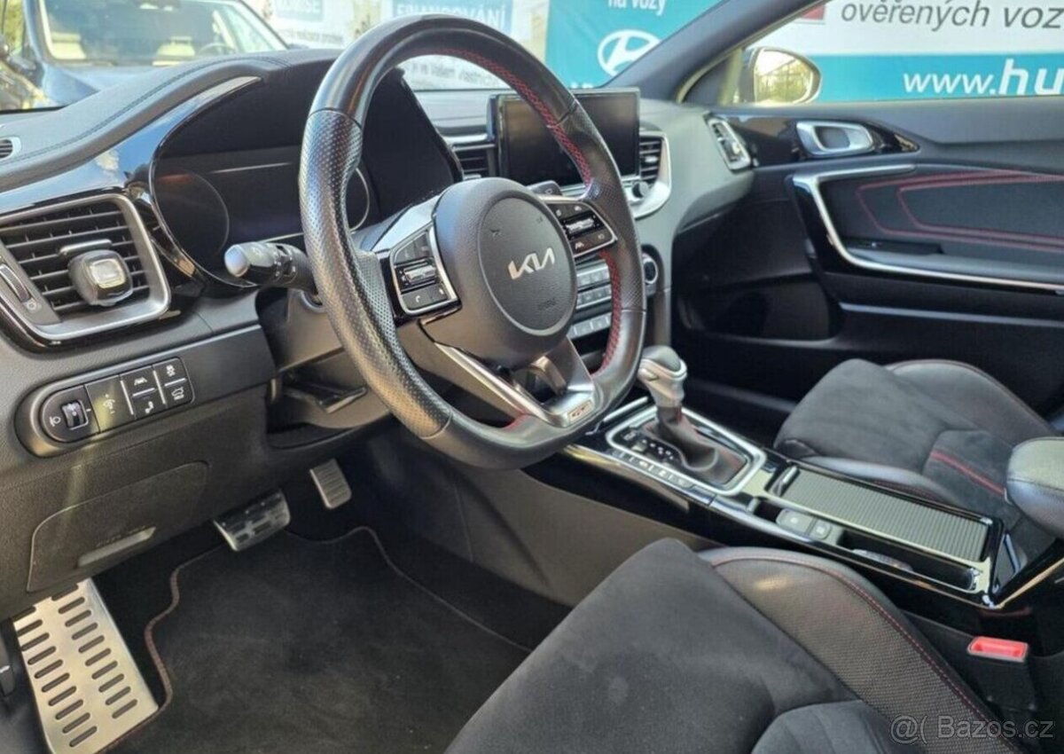 Kia ProCeed 1.6-GT-TOP STAV-GARÁŽOVANÉ - 13