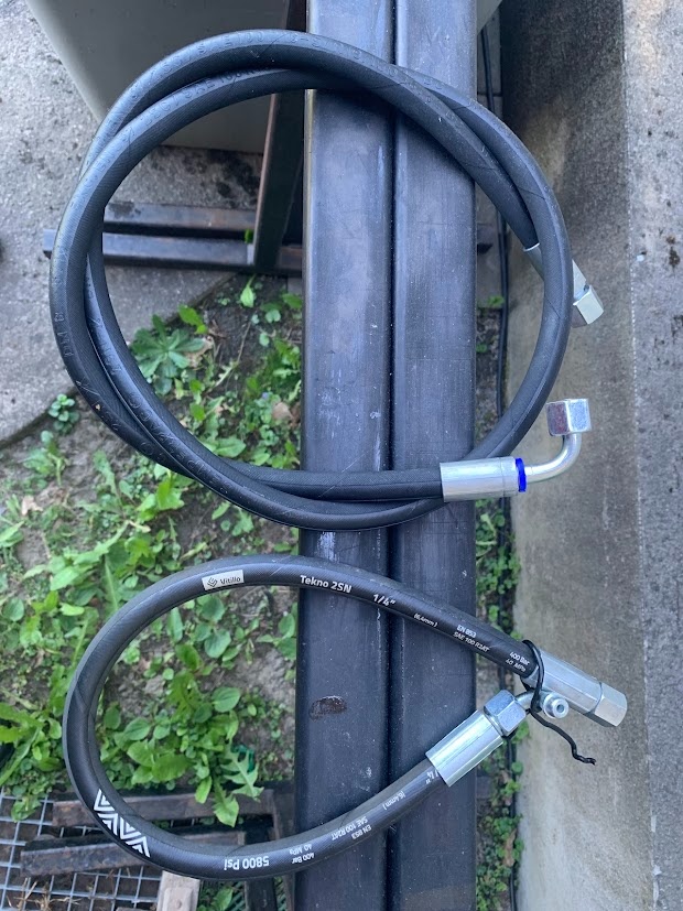 Traktor s nakladačem a podkopem - 13