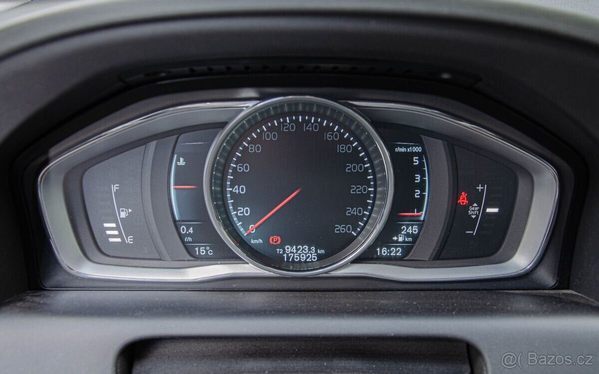 Volvo XC60 D3, 100kW, 6MT - 13