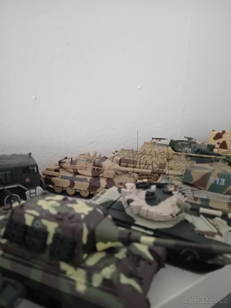 Kovové modely tanků a letadel - 13