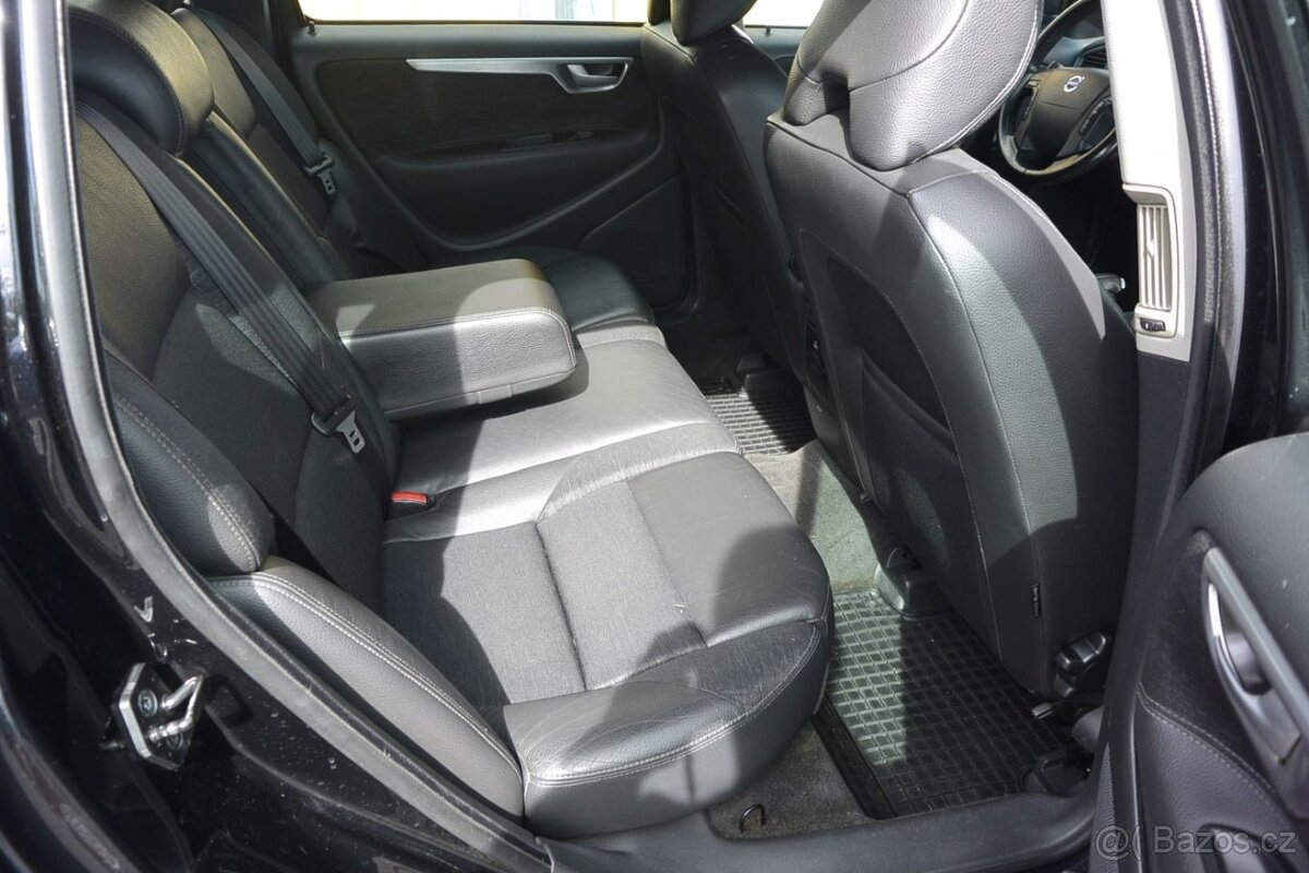 PRODÁM Volvo V70 2.4 D5 - 13