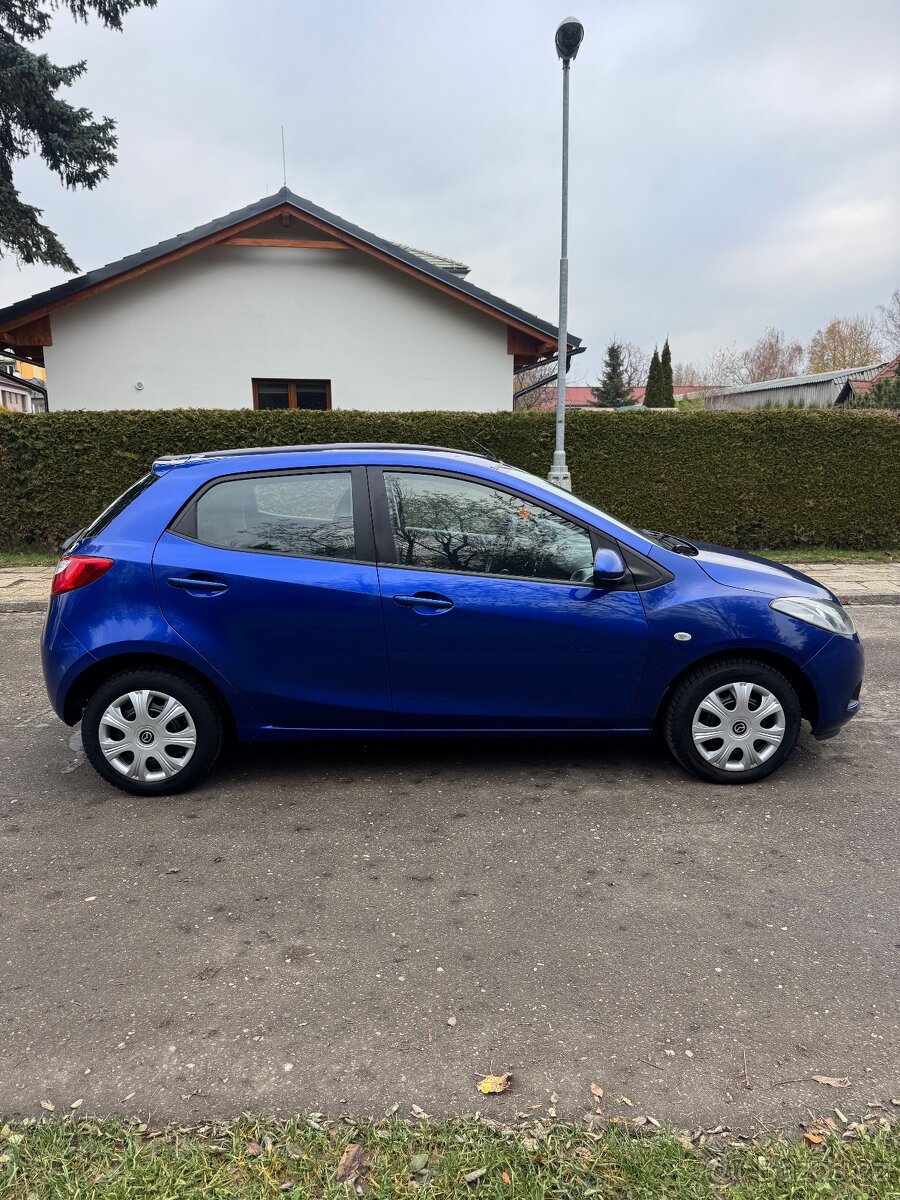 MAZDA 2 - 1,4 16V 5 dveří - 13
