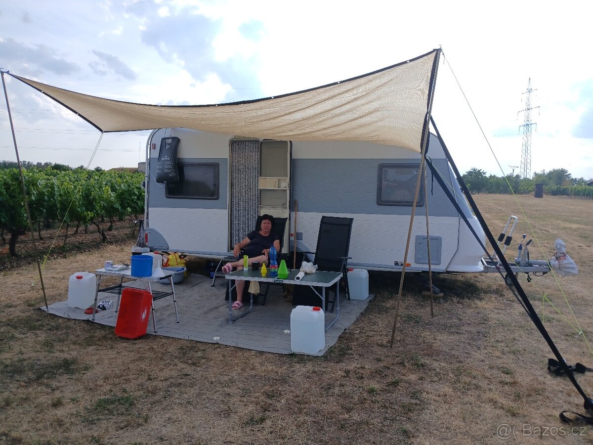 Prodám karavan Hobby pro 4 osoby - 13