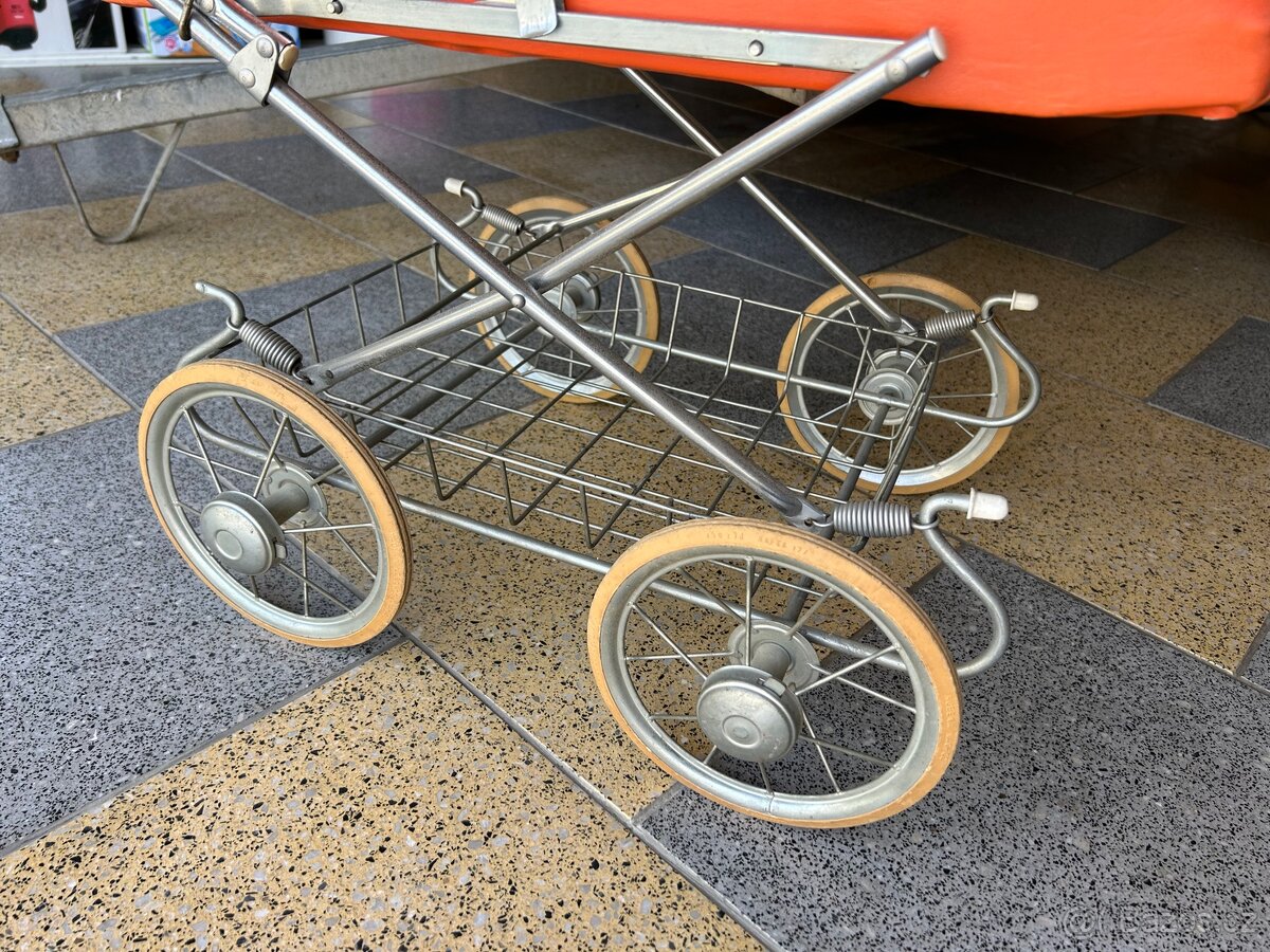 Retro set dětských věcí - 13