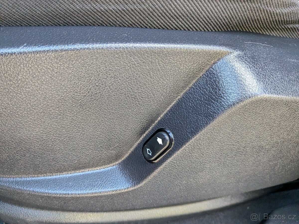 Ford S-MAX, 2.0 TDCi 103kW 7.Míst TITANIUM - 13