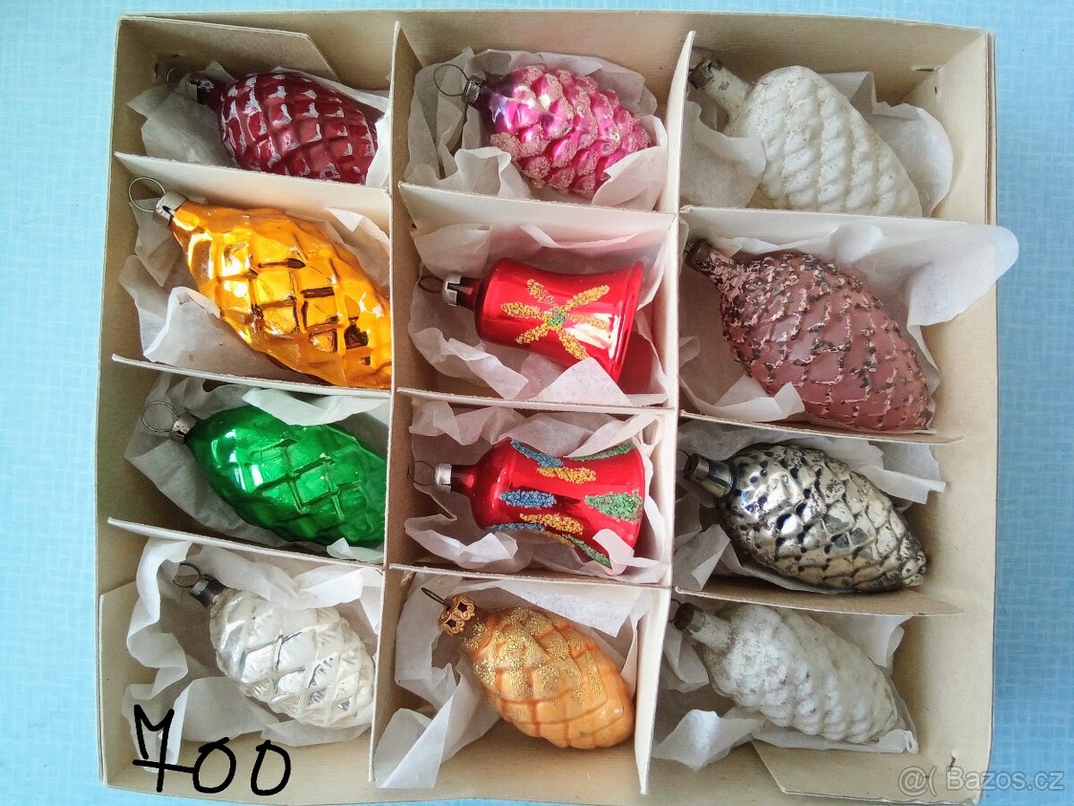 Vánoční ozdoby - staré -špičky- pěnové - 13