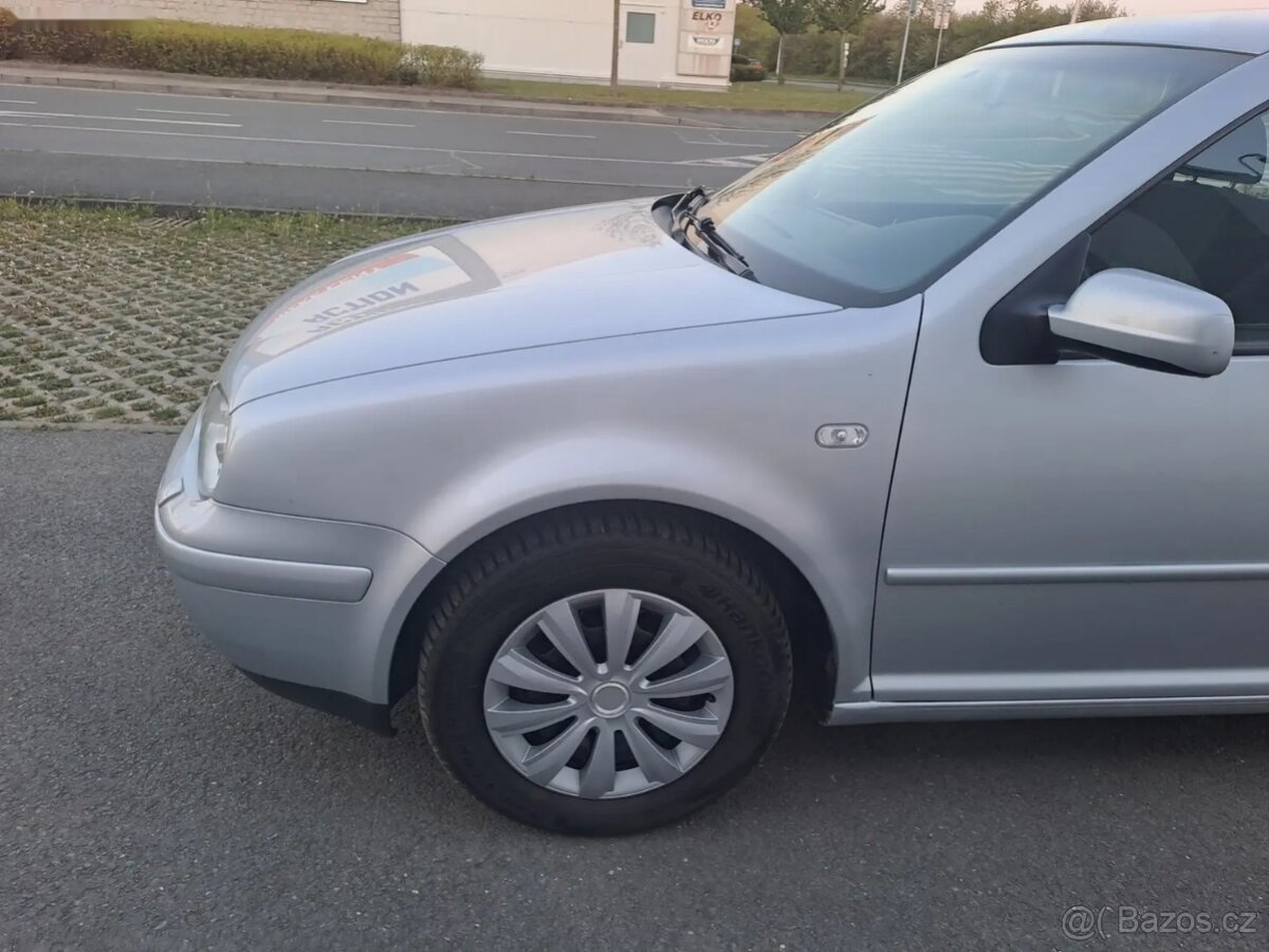 Volkswagen Golf, 1.6i 77KW 2.MAJ EXTRA PĚKNÉ - 13