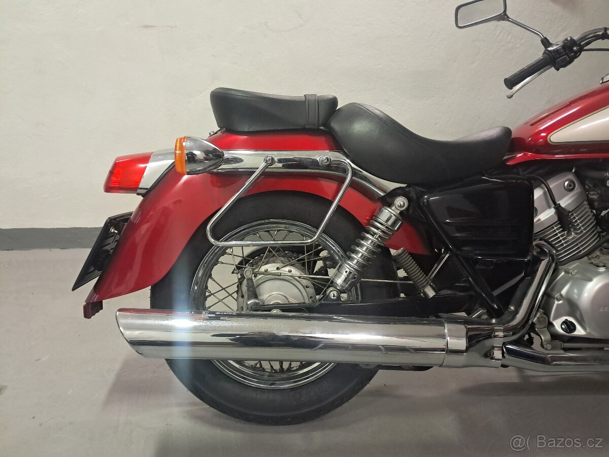 Honda VT 125 C Shadow - 13