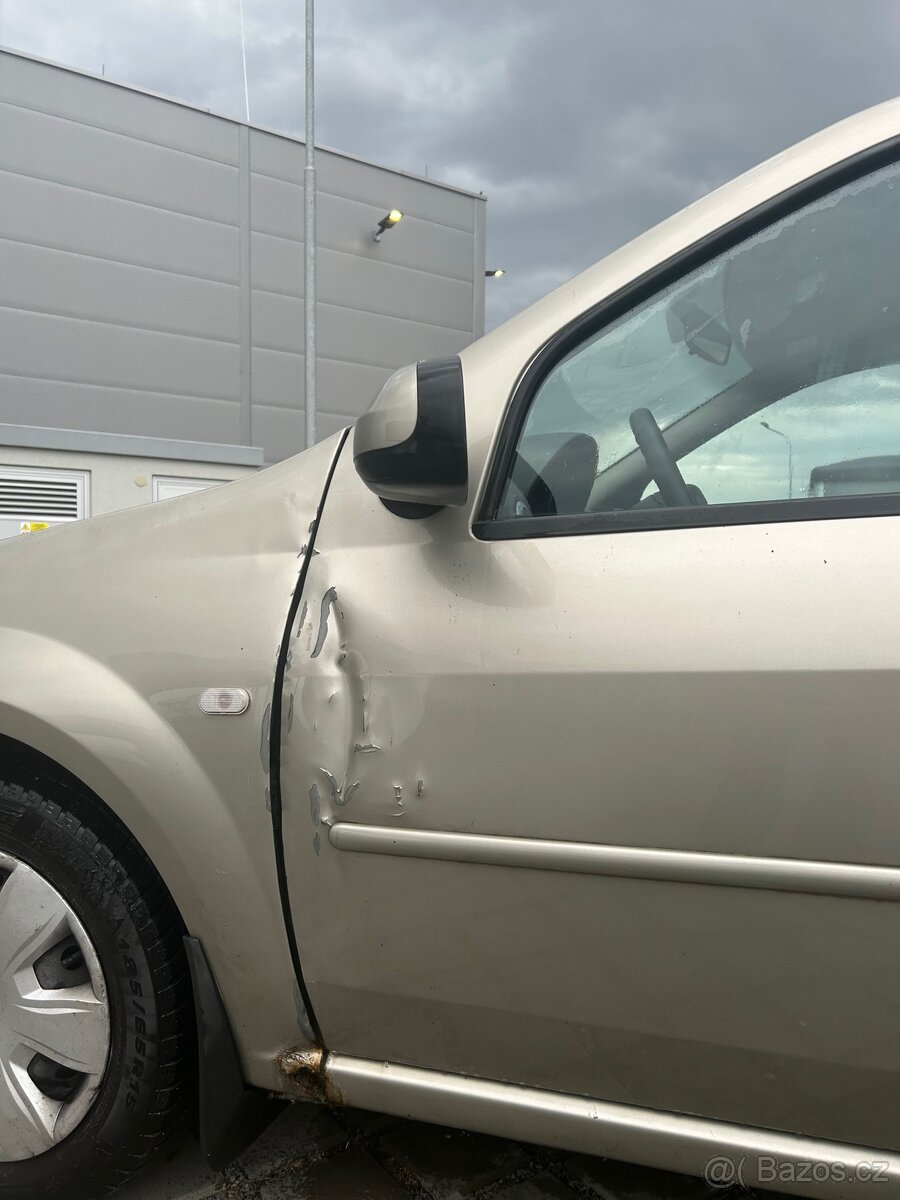 Dacia Logan 1.6 16v - 13